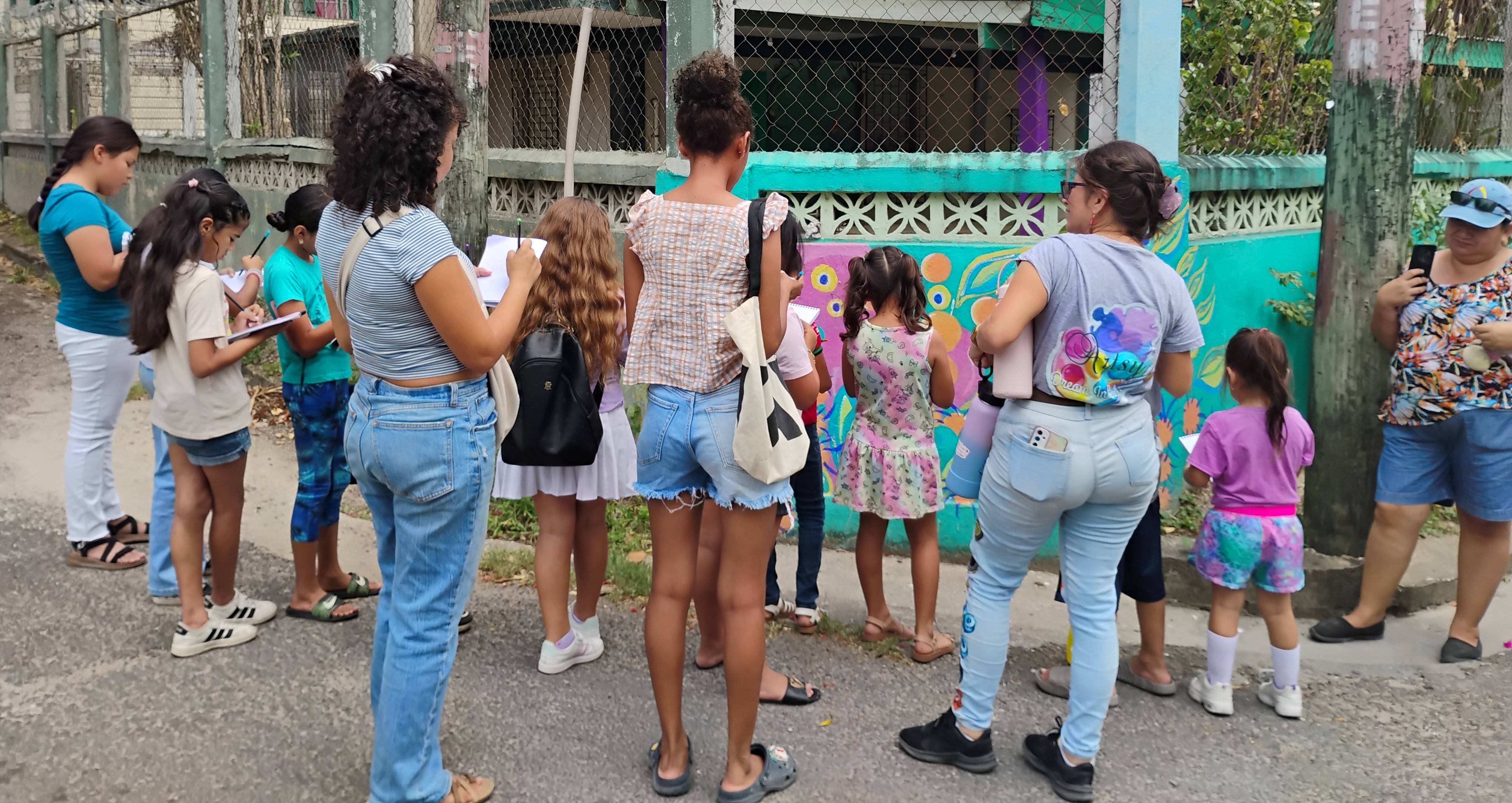 Gianni Martinez leading the SISE House of Culture Art Camp